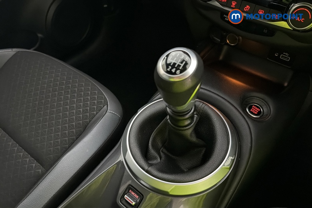 Nissan Juke N-Connecta Manual Petrol SUV - Stock Number (1685649) - 15th supplementary image