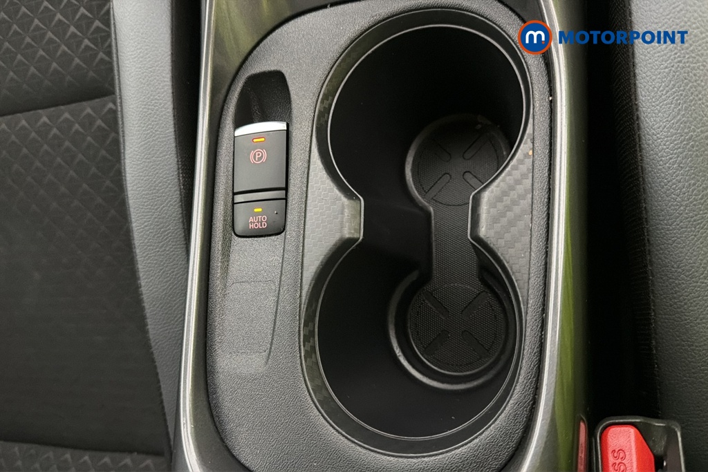 Nissan Juke N-Connecta Manual Petrol SUV - Stock Number (1685649) - 16th supplementary image