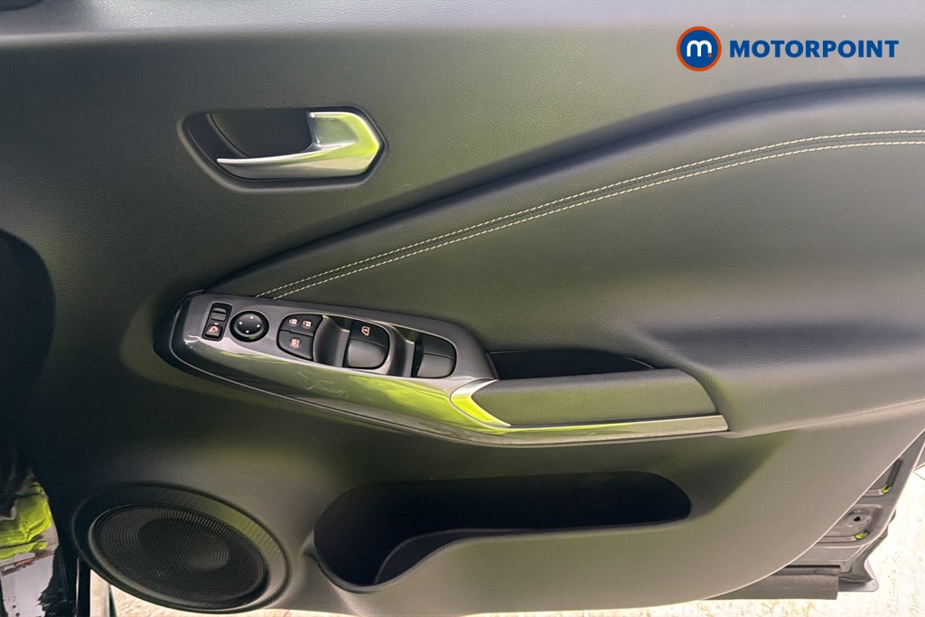 Nissan Juke N-Connecta Manual Petrol SUV - Stock Number (1685649) - 18th supplementary image