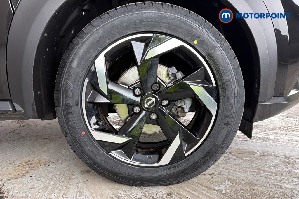 Nissan Juke N-Connecta Manual Petrol SUV - Stock Number (1685649) - 47th supplementary image