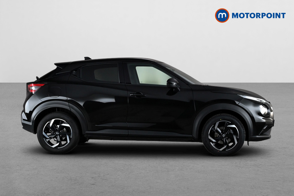 Nissan Juke N-Connecta Manual Petrol SUV - Stock Number (1685649) - Passenger side