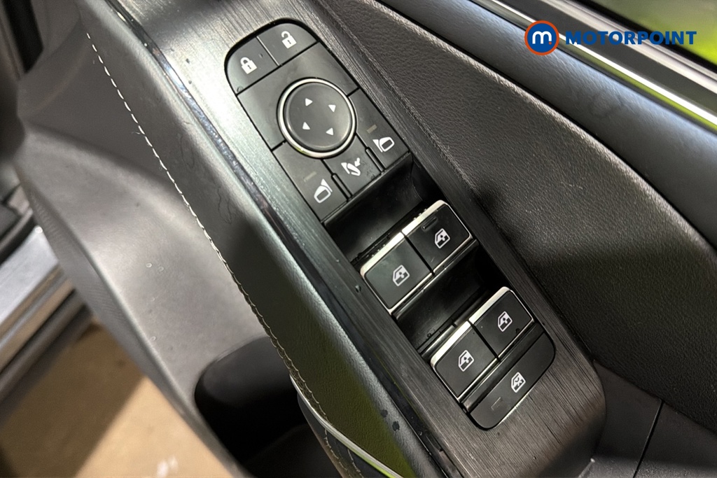 Nissan Qashqai Tekna Automatic Petrol-Electric Hybrid SUV - Stock Number (1689241) - 19th supplementary image