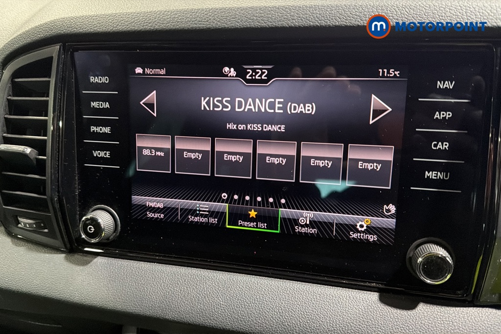 Skoda Karoq Sportline Automatic Petrol SUV - Stock Number (1689412) - 8th supplementary image