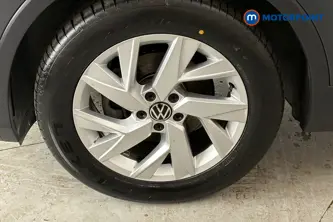 Volkswagen Tiguan Life Automatic Petrol SUV - Stock Number (1690217) - 44th supplementary image