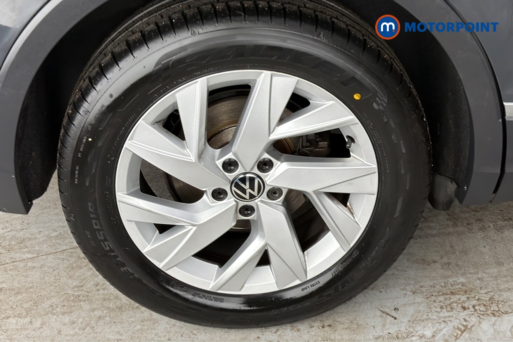 Volkswagen Tiguan Life Automatic Petrol SUV - Stock Number (1690217) - 46th supplementary image