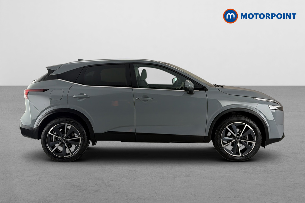 Nissan Qashqai Tekna Automatic Petrol SUV - Stock Number (1690252) - Passenger side