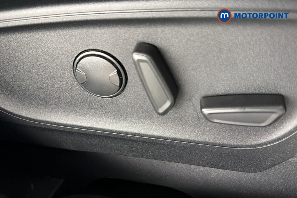 Ford Kuga St-Line Edition Manual Petrol SUV - Stock Number (1690424) - 23rd supplementary image
