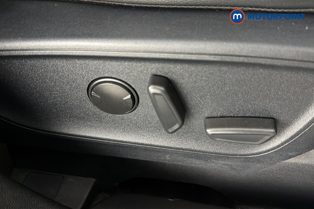 Ford Kuga St-Line Edition Manual Petrol SUV - Stock Number (1691022) - 23rd supplementary image