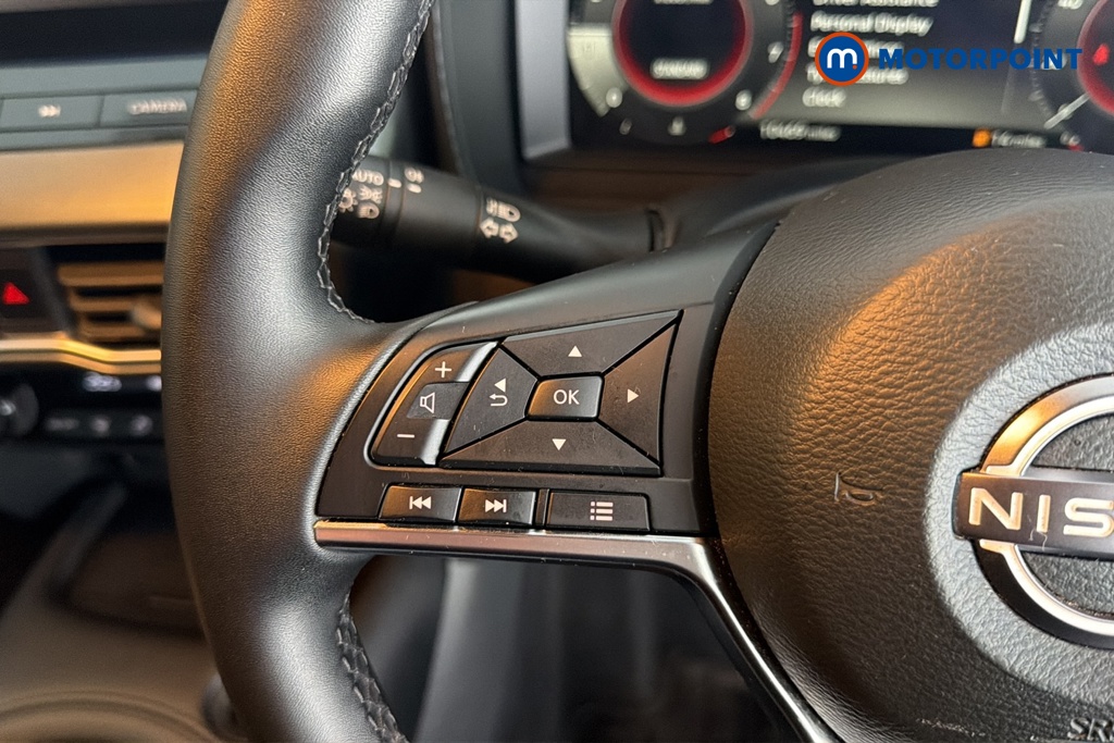 Nissan Juke N-Connecta Manual Petrol SUV - Stock Number (1692627) - 4th supplementary image
