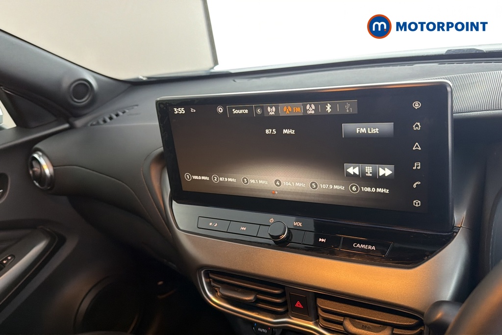 Nissan Juke N-Connecta Manual Petrol SUV - Stock Number (1692627) - 8th supplementary image