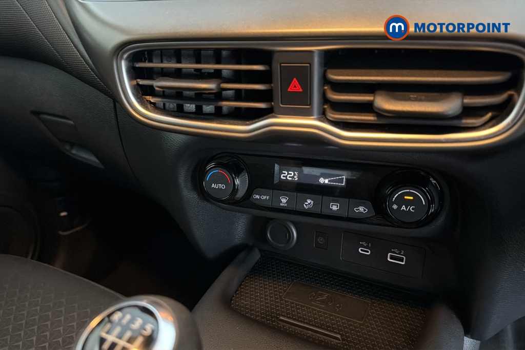 Nissan Juke N-Connecta Manual Petrol SUV - Stock Number (1692627) - 12th supplementary image