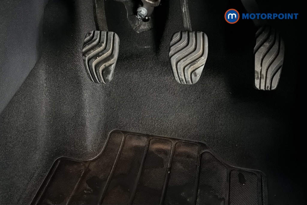 Nissan Juke N-Connecta Manual Petrol SUV - Stock Number (1692627) - 24th supplementary image