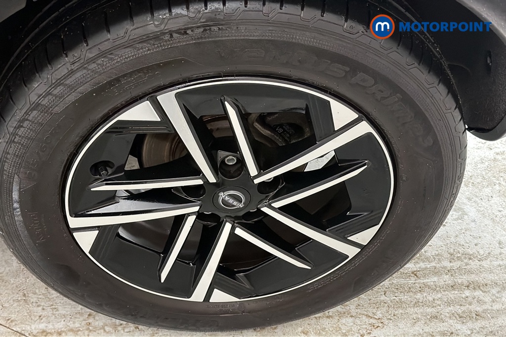 Nissan Juke N-Connecta Manual Petrol SUV - Stock Number (1692627) - 45th supplementary image