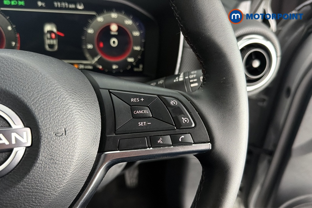 Nissan Juke N-Connecta Manual Petrol SUV - Stock Number (1692750) - 3rd supplementary image