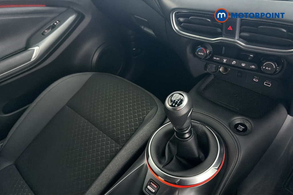 Nissan Juke N-Connecta Manual Petrol SUV - Stock Number (1692750) - 15th supplementary image