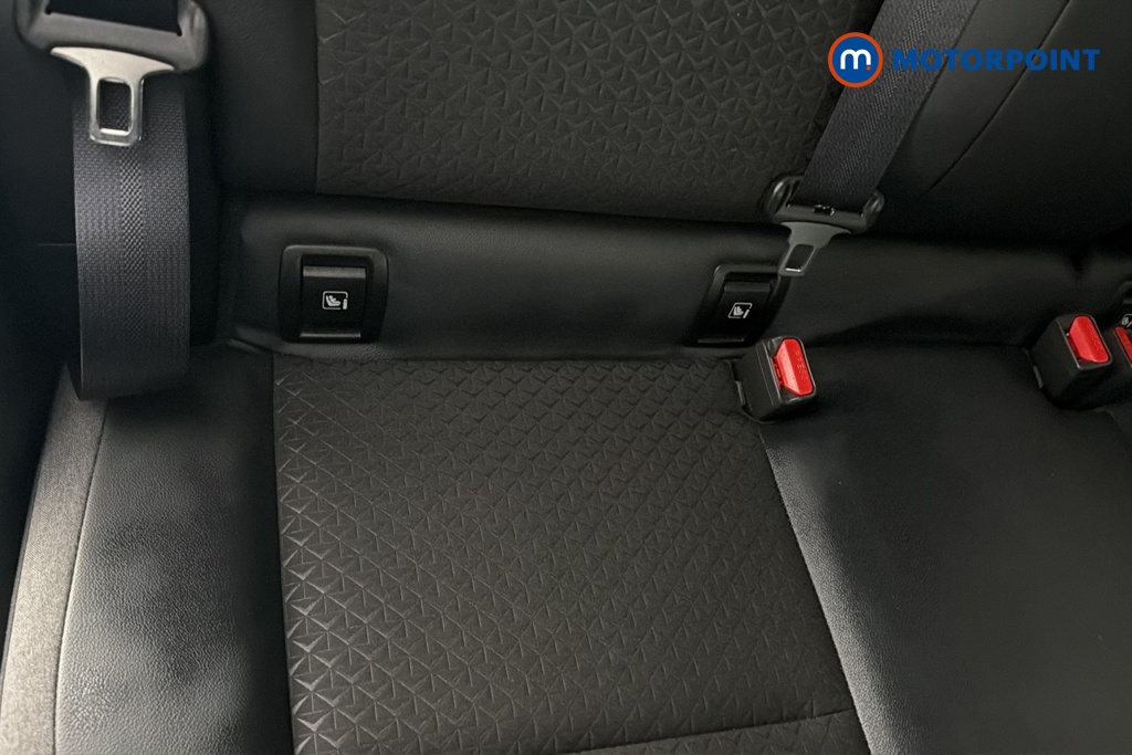 Nissan Juke N-Connecta Manual Petrol SUV - Stock Number (1692750) - 27th supplementary image