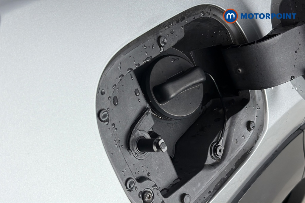 Nissan Juke N-Connecta Manual Petrol SUV - Stock Number (1692750) - 41st supplementary image