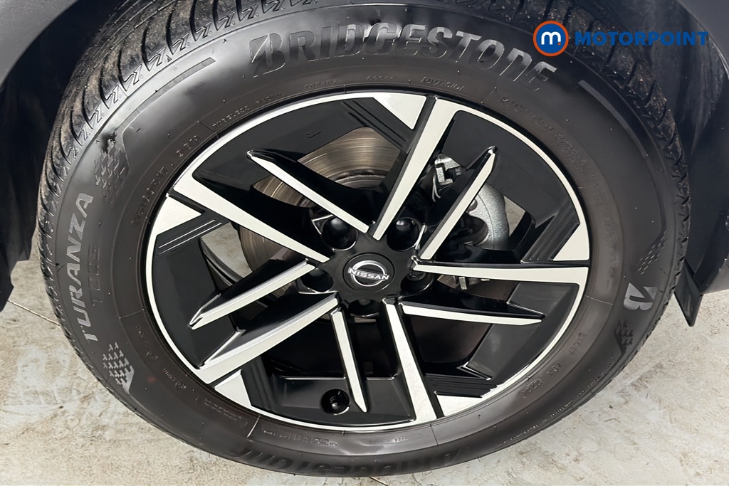 Nissan Juke N-Connecta Manual Petrol SUV - Stock Number (1692750) - 47th supplementary image