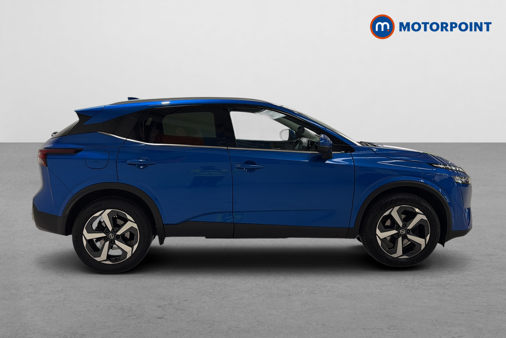 Nissan Qashqai N-Connecta Manual Petrol SUV - Stock Number (1689934) - Passenger side