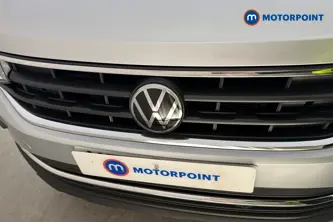 Volkswagen Tiguan Life Automatic Petrol SUV - Stock Number (1690203) - 43rd supplementary image