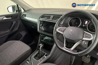 Volkswagen Tiguan Life Automatic Petrol SUV - Stock Number (1690203) - 1st supplementary image
