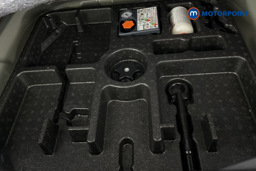 Nissan Qashqai N-Connecta Automatic Petrol SUV - Stock Number (1690219) - 33rd supplementary image