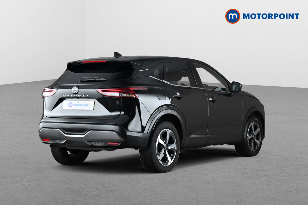 Nissan Qashqai N-Connecta Automatic Petrol SUV - Stock Number (1690219) - Passenger side rear corner