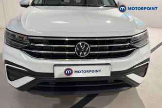 Volkswagen Tiguan Allspace Life Automatic Petrol SUV - Stock Number (1691868) - 43rd supplementary image