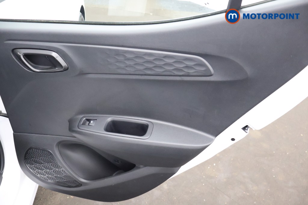 Hyundai I10 Advance Automatic Petrol Hatchback - Stock Number (1682178) - 17th supplementary image