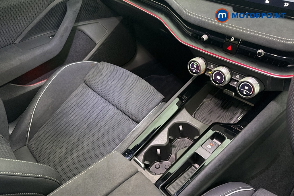 Skoda Superb Sportline Automatic Petrol Plug-In Hybrid Estate - Stock Number (1683631) - 15th supplementary image