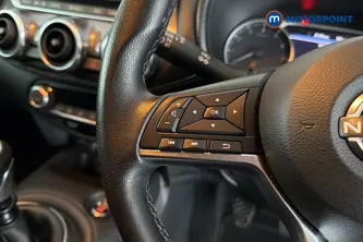 Nissan Juke N-Connecta Manual Petrol SUV - Stock Number (1686780) - 4th supplementary image