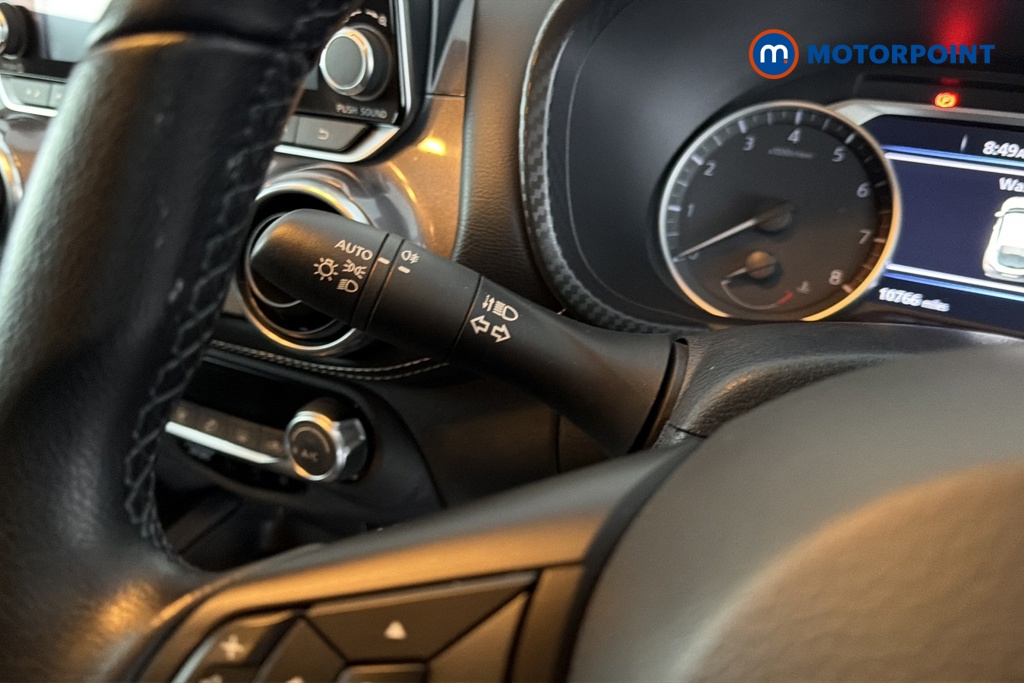 Nissan Juke N-Connecta Manual Petrol SUV - Stock Number (1686780) - 5th supplementary image