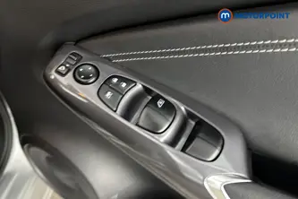 Nissan Juke N-Connecta Manual Petrol SUV - Stock Number (1686780) - 19th supplementary image