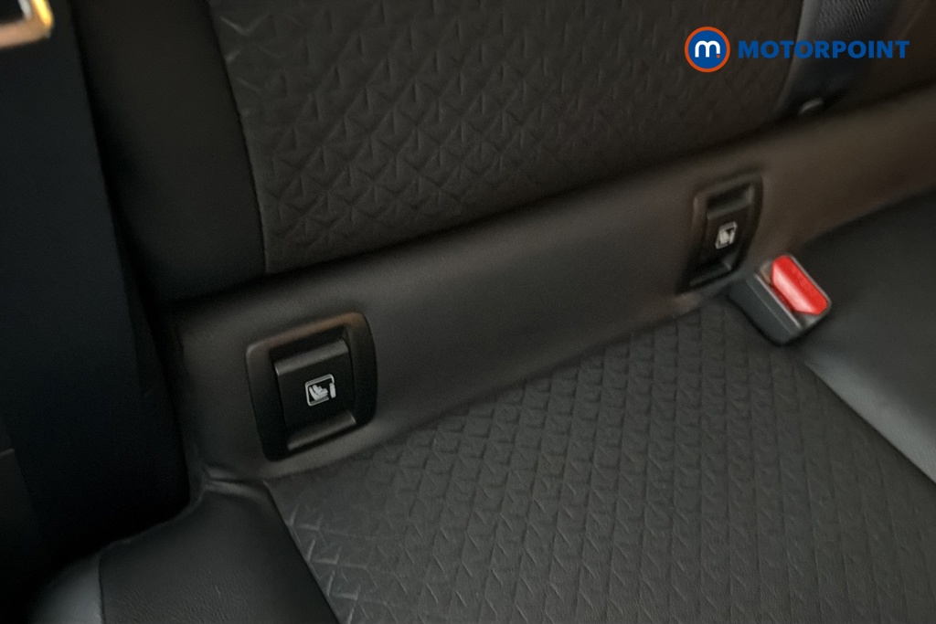 Nissan Juke N-Connecta Manual Petrol SUV - Stock Number (1686780) - 27th supplementary image