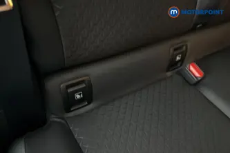 Nissan Juke N-Connecta Manual Petrol SUV - Stock Number (1686780) - 27th supplementary image