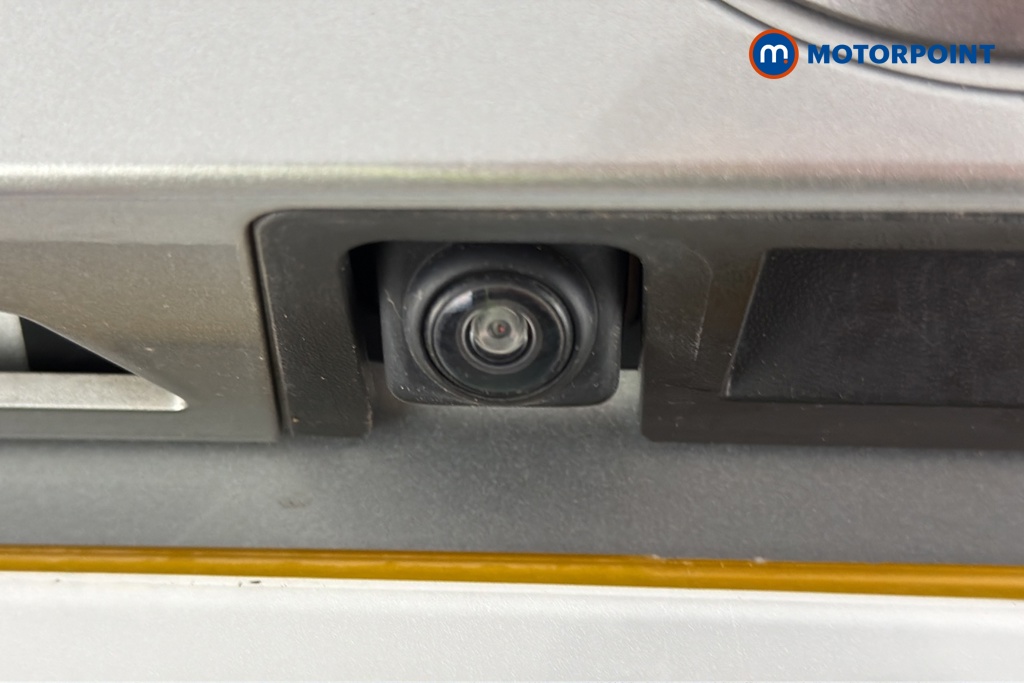 Nissan Juke N-Connecta Manual Petrol SUV - Stock Number (1686780) - 37th supplementary image
