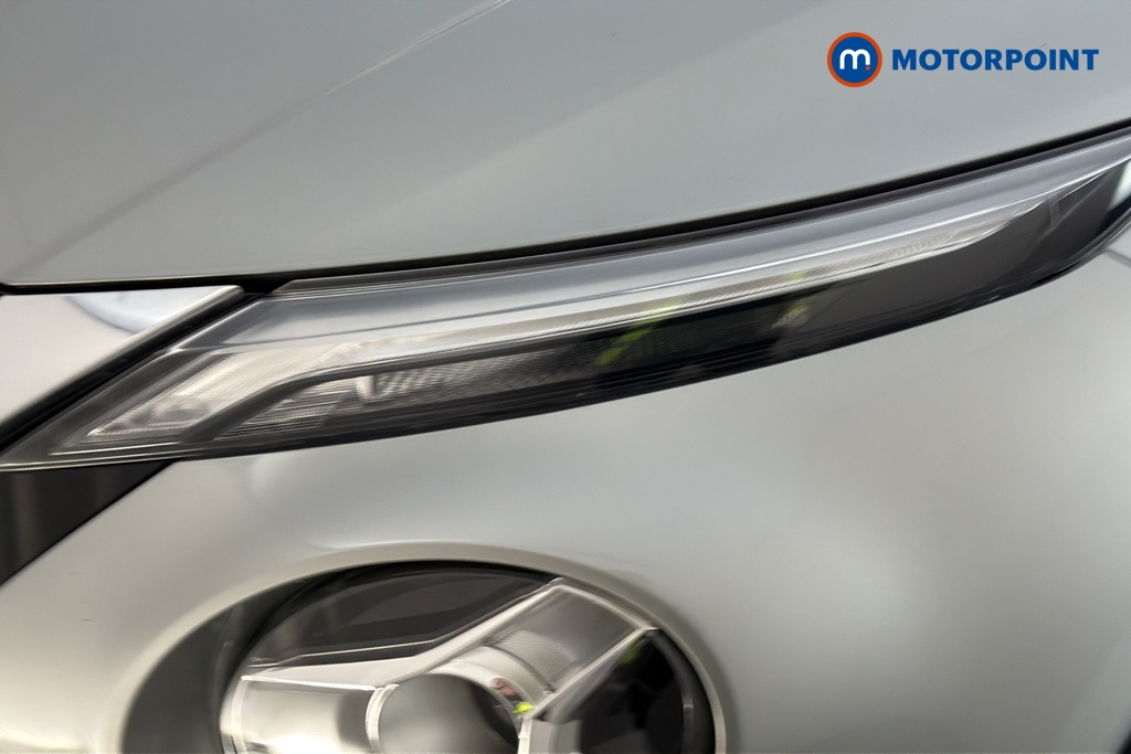 Nissan Juke N-Connecta Manual Petrol SUV - Stock Number (1686780) - 42nd supplementary image