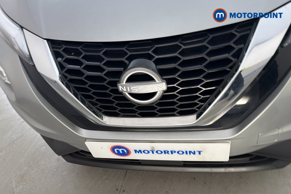 Nissan Juke N-Connecta Manual Petrol SUV - Stock Number (1686780) - 43rd supplementary image