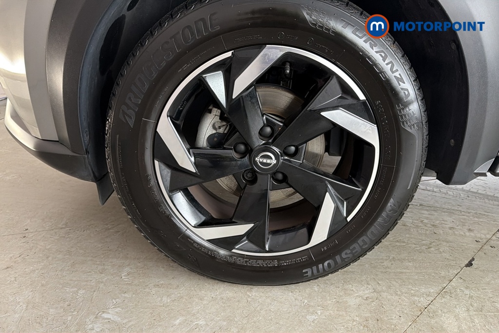 Nissan Juke N-Connecta Manual Petrol SUV - Stock Number (1686780) - 44th supplementary image
