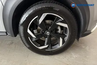 Nissan Juke N-Connecta Manual Petrol SUV - Stock Number (1686780) - 47th supplementary image