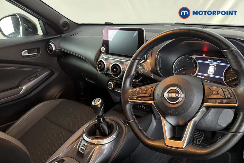 Nissan Juke N-Connecta Manual Petrol SUV - Stock Number (1686780) - 1st supplementary image