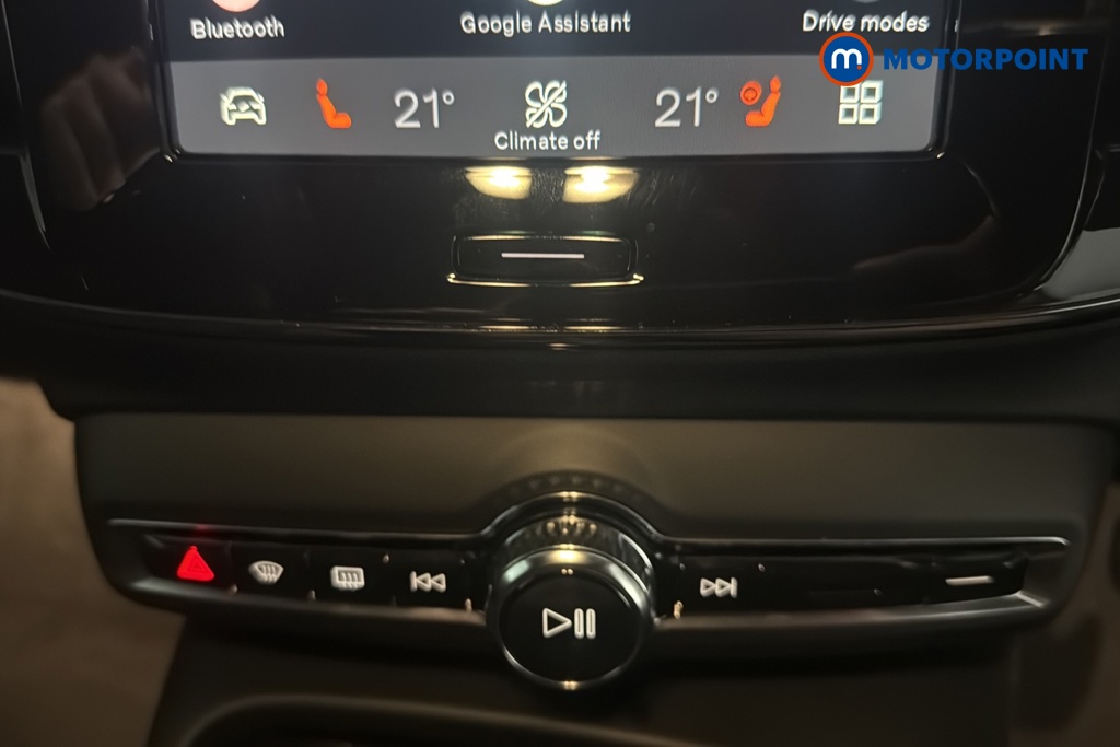 Volvo Xc40 Plus Black Edition Automatic Petrol SUV - Stock Number (1687965) - 12th supplementary image