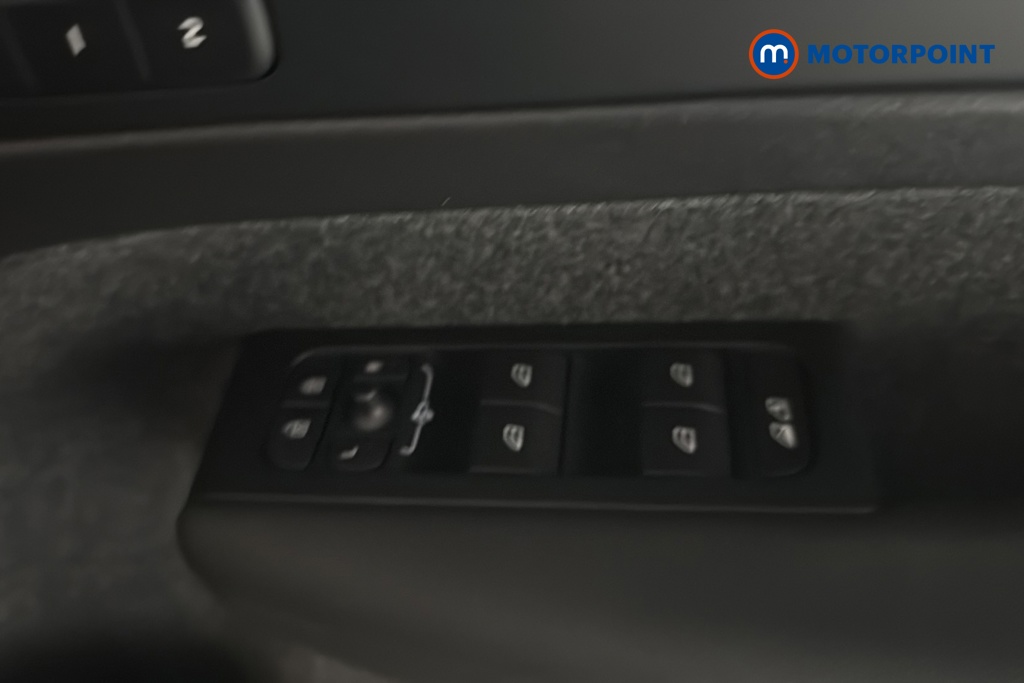 Volvo Xc40 Plus Black Edition Automatic Petrol SUV - Stock Number (1687965) - 19th supplementary image