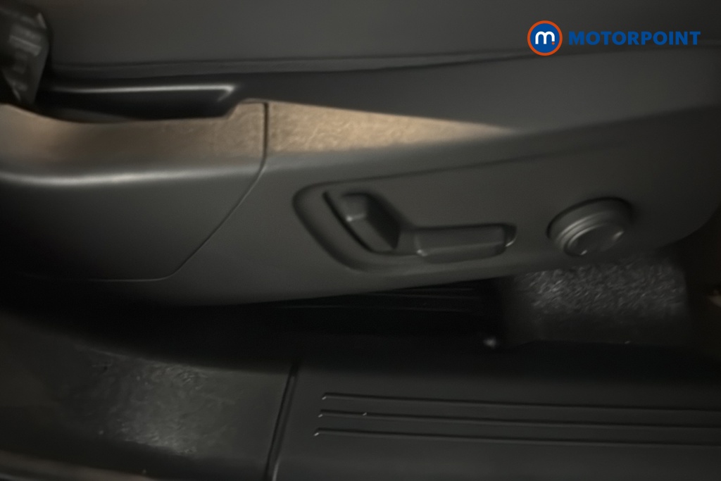 Volvo Xc40 Plus Black Edition Automatic Petrol SUV - Stock Number (1687965) - 23rd supplementary image