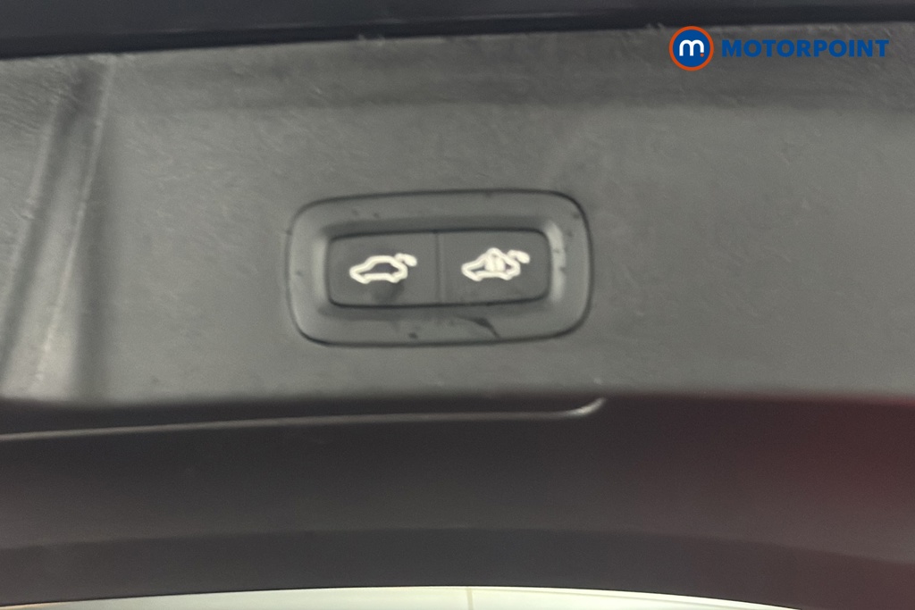 Volvo Xc40 Plus Black Edition Automatic Petrol SUV - Stock Number (1687965) - 35th supplementary image
