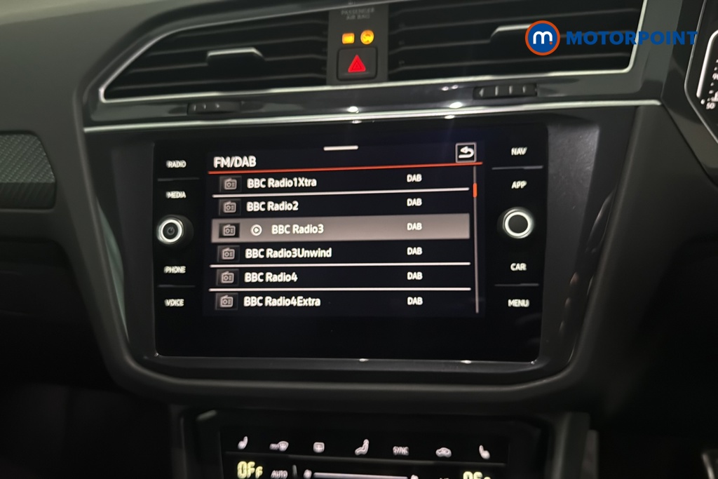 Volkswagen Tiguan R-Line Automatic Petrol SUV - Stock Number (1688035) - 8th supplementary image