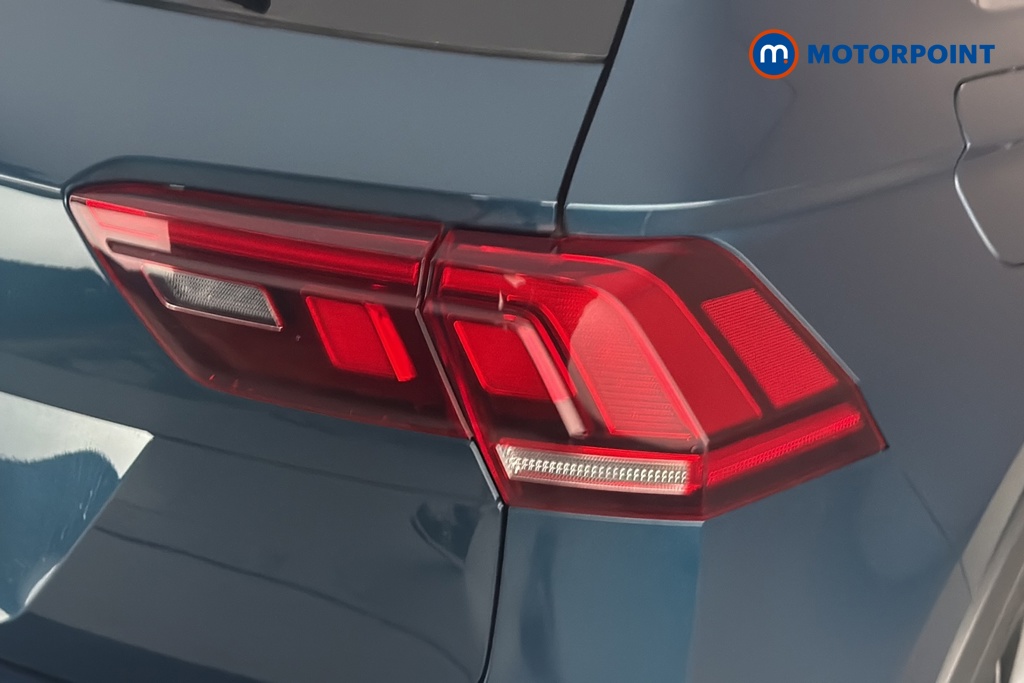 Volkswagen Tiguan R-Line Automatic Petrol SUV - Stock Number (1688035) - 36th supplementary image