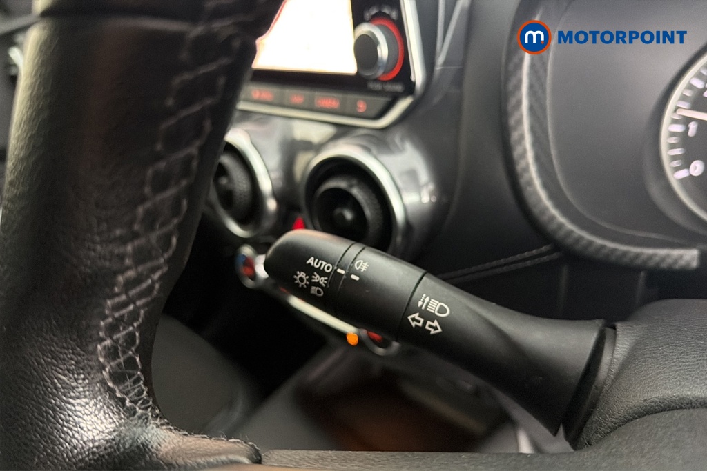 Nissan Juke N-Connecta Manual Petrol SUV - Stock Number (1688224) - 5th supplementary image