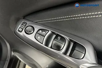 Nissan Juke N-Connecta Manual Petrol SUV - Stock Number (1688224) - 19th supplementary image