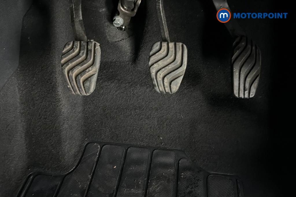 Nissan Juke N-Connecta Manual Petrol SUV - Stock Number (1688224) - 24th supplementary image